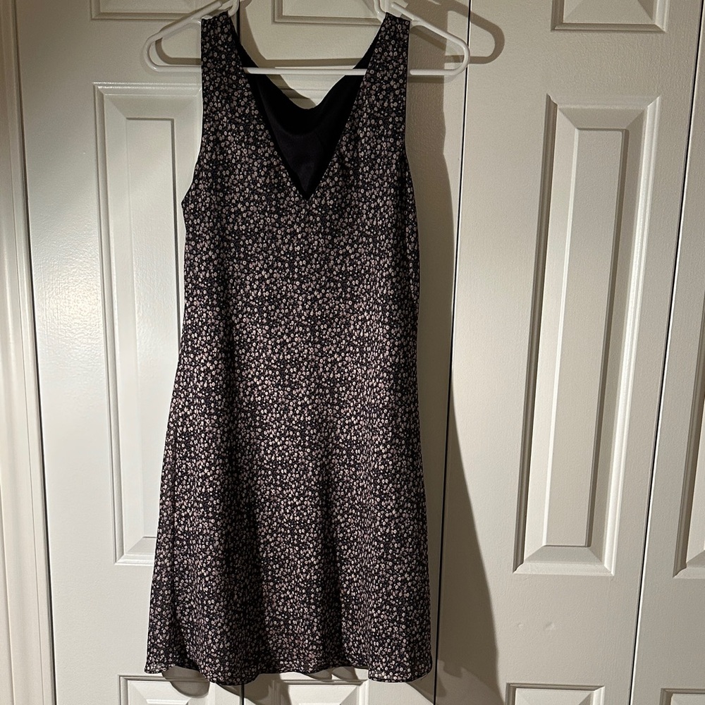 Tailor B. Moss Black and White Floral Midi Dress